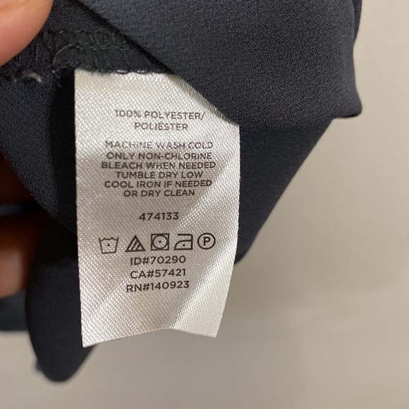 LOFT summer grey short sleeve top. S-size petite. W17, L22. 100% polyester. - Picture 5 of 5